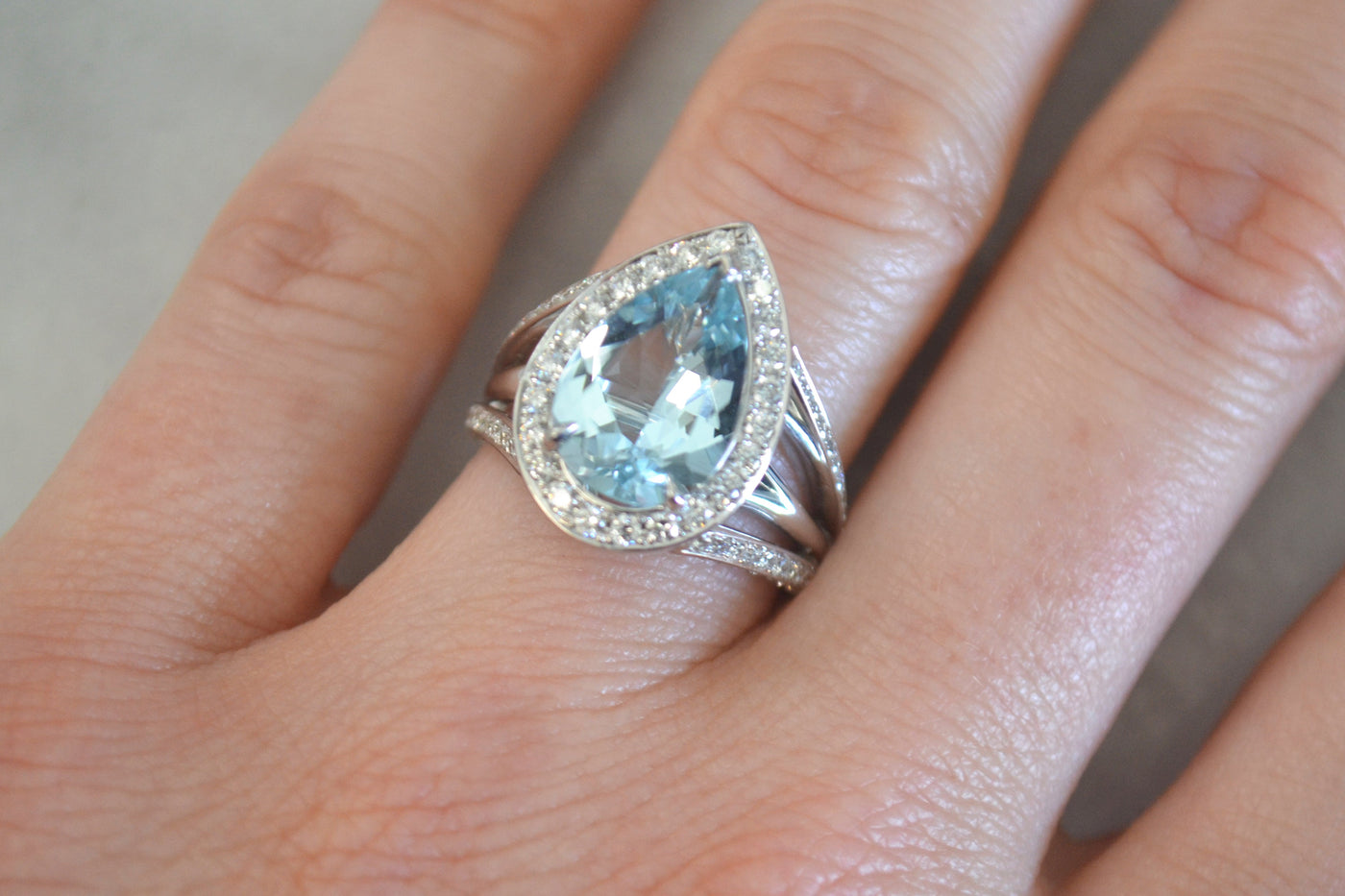 2.85 Carat Aquamarine and Diamond Ring